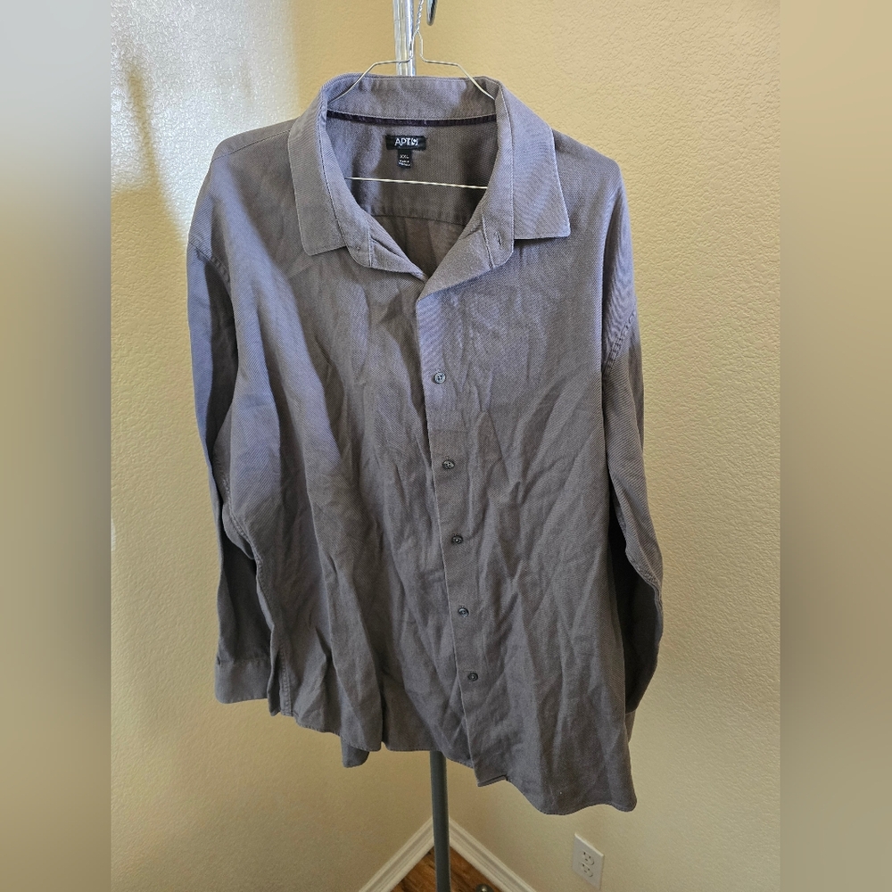 Apt. 9 Gray Long Sleeve Button Up Shirt Length 34" Pit To Pit 28"